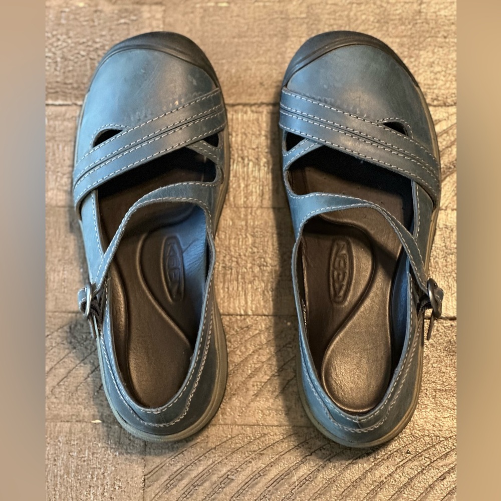 Keen Presidio II Blue Mary Janes size 8